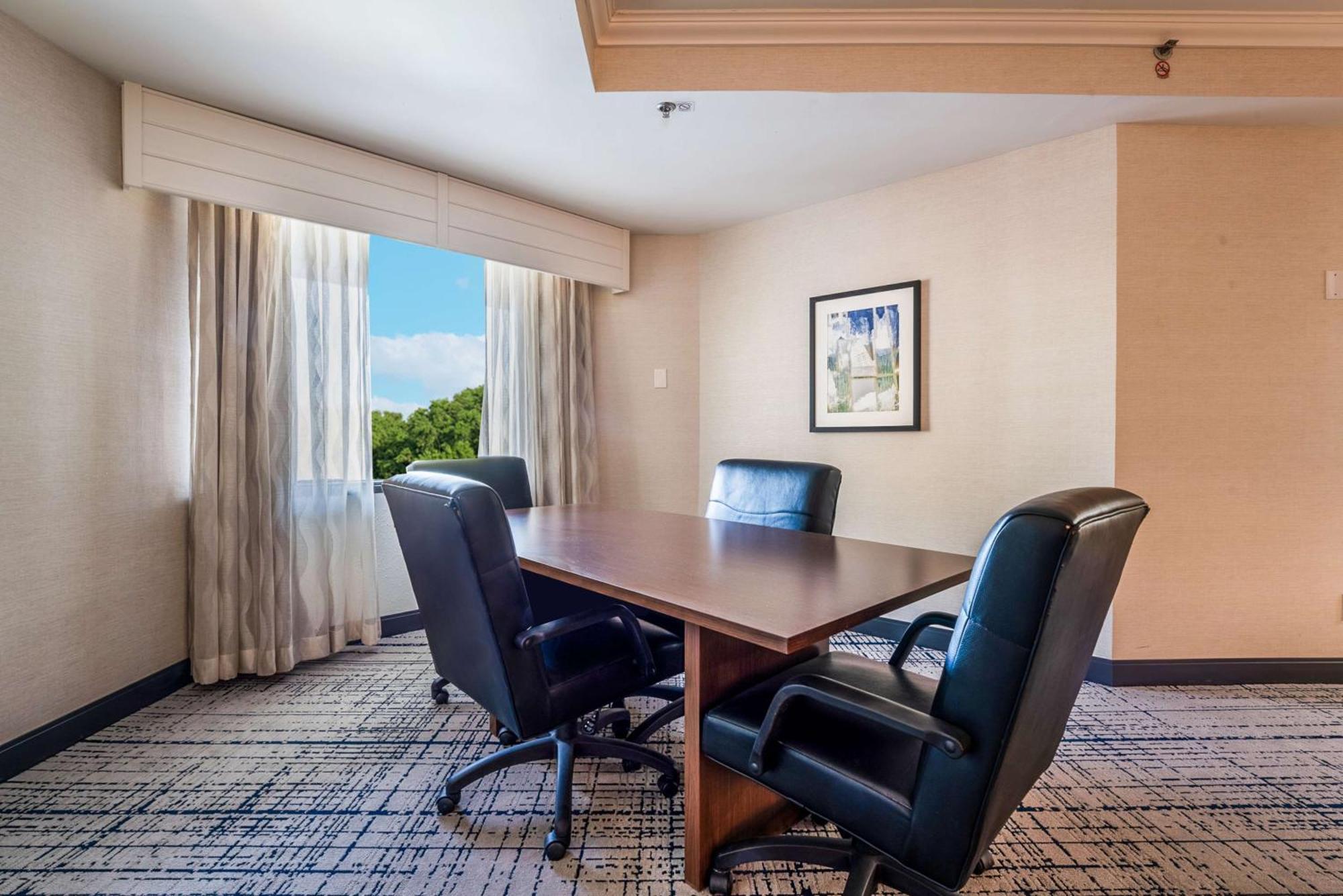 Doubletree By Hilton South Charlotte Tyvola Otel Dış mekan fotoğraf